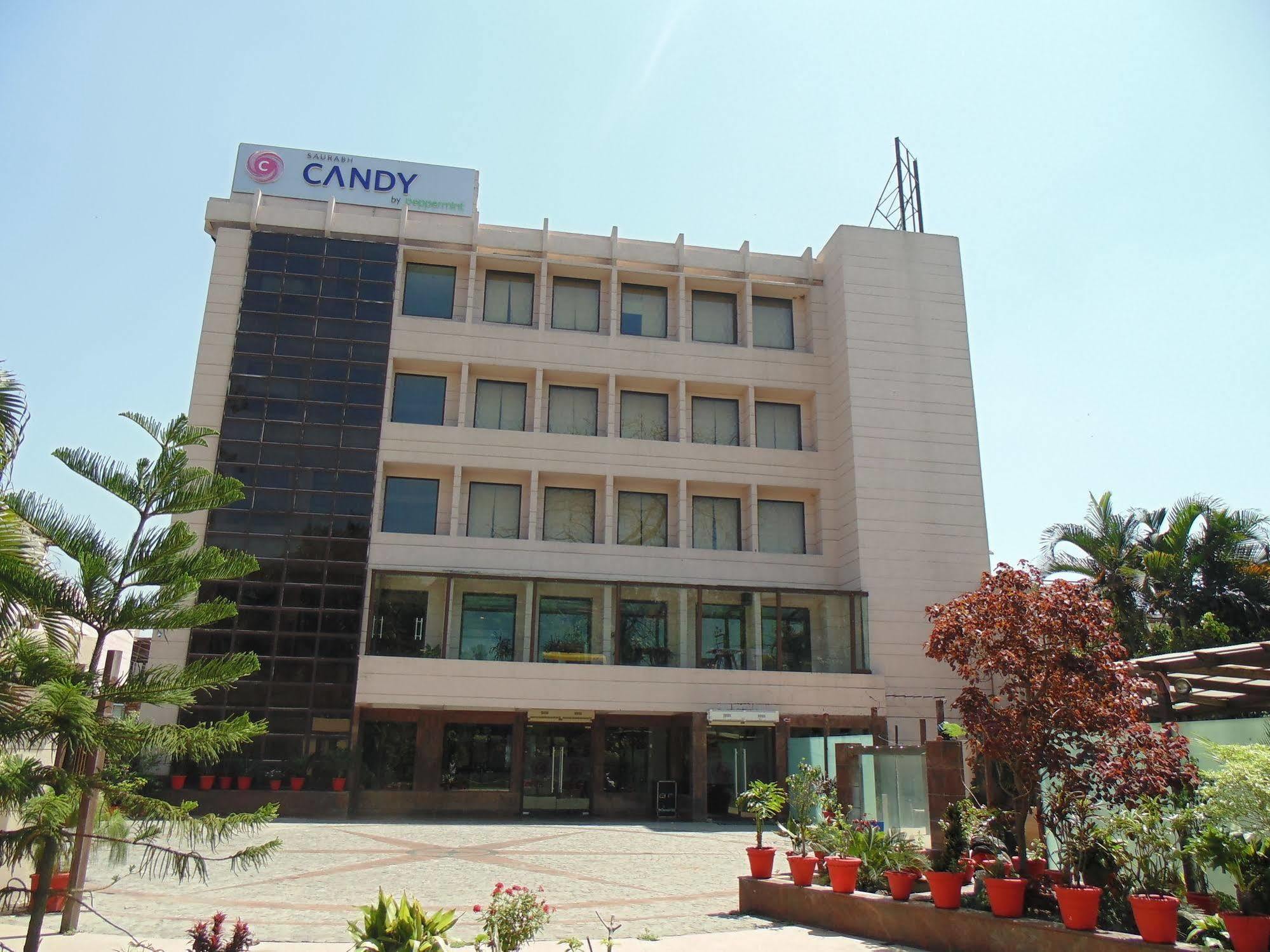 Hotel Saurabh Candy By Peppermint Haldwāni Exteriör bild